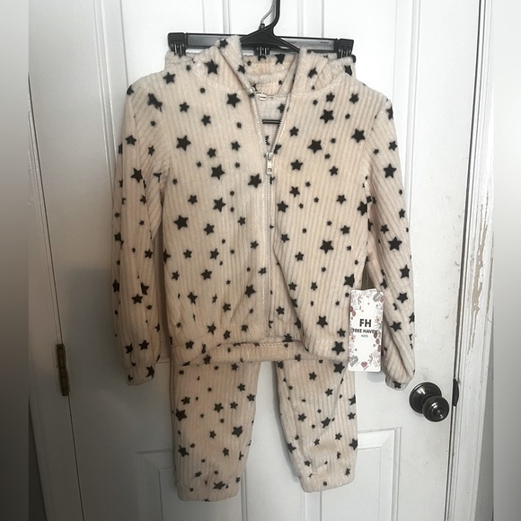 Free Haven Pants & Jacket Comfy Outfit - Picture 1 of 10